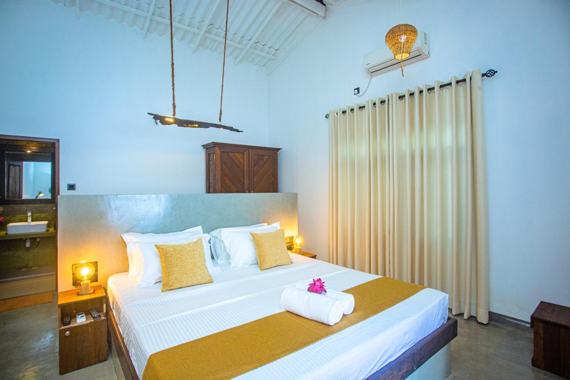 Aki Luna Lagoon Resort Hikkaduwa Exterior photo