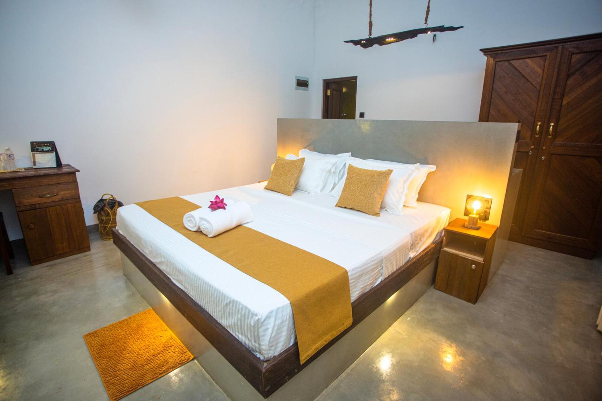 Aki Luna Lagoon Resort Hikkaduwa Exterior photo