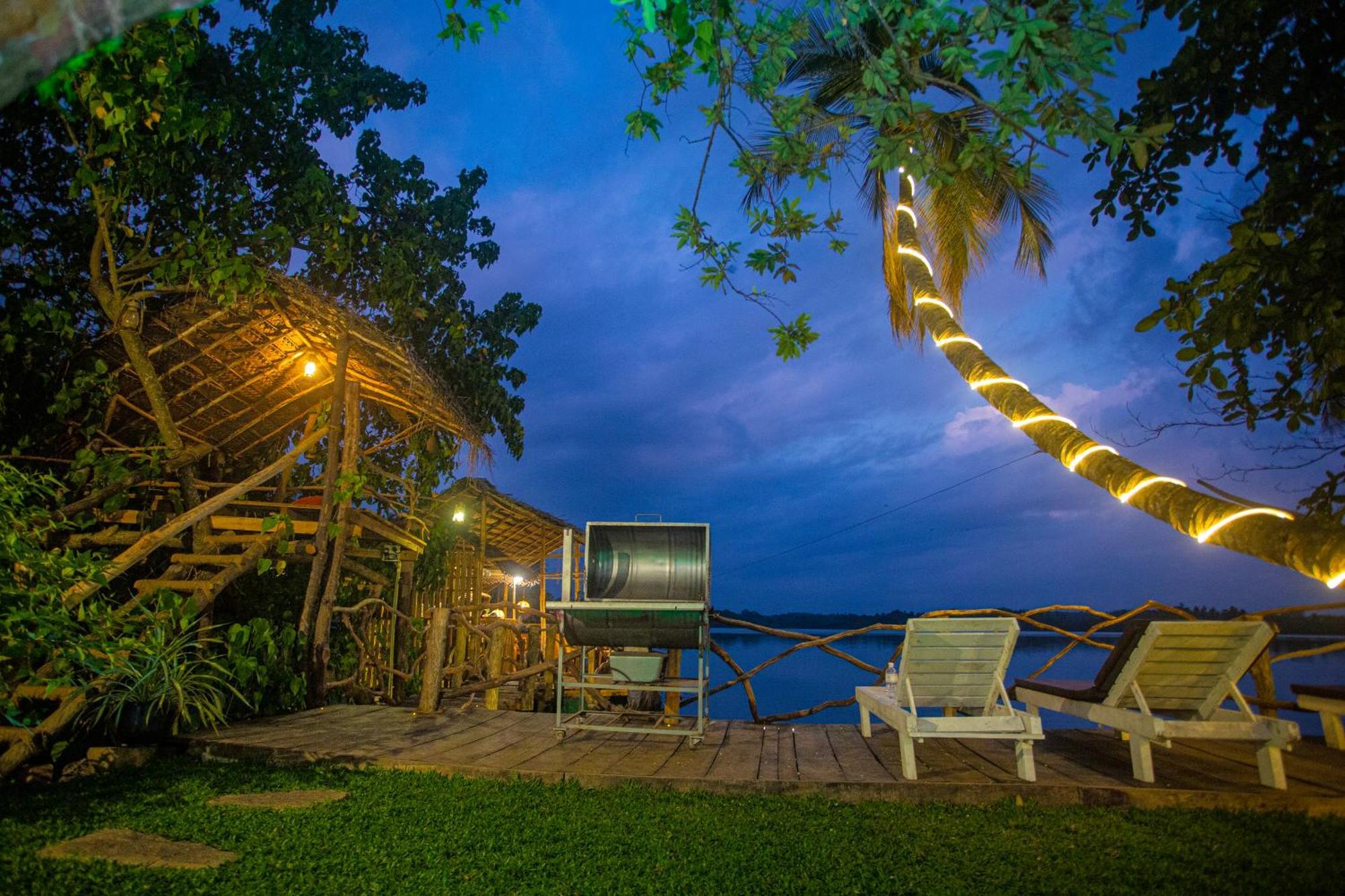Aki Luna Lagoon Resort Hikkaduwa Exterior photo