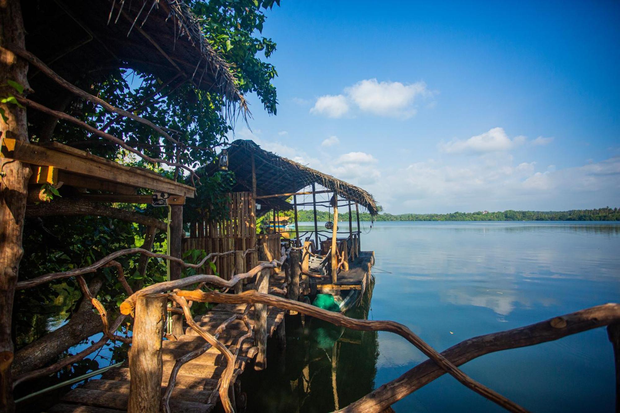 Aki Luna Lagoon Resort Hikkaduwa Exterior photo