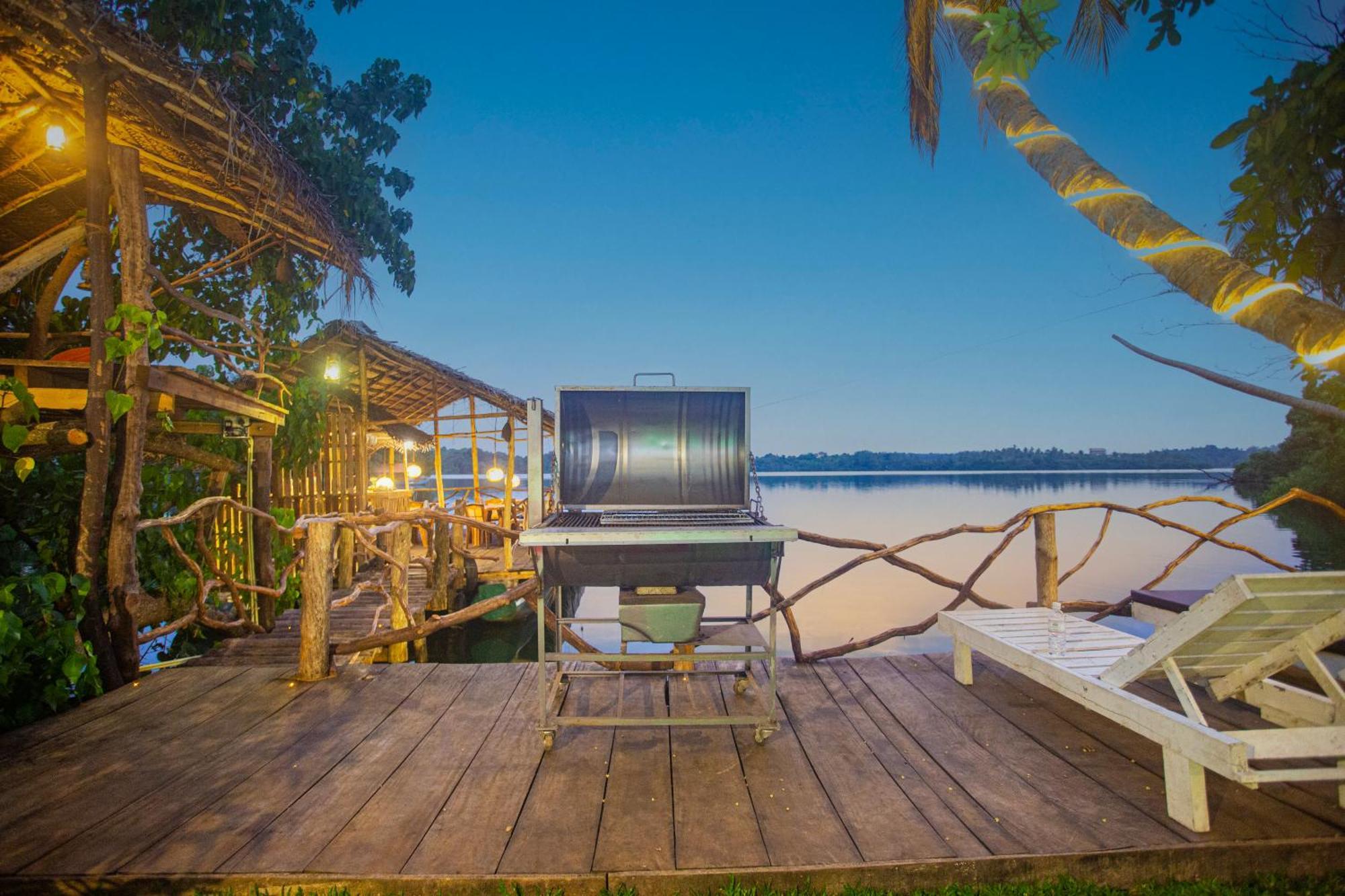 Aki Luna Lagoon Resort Hikkaduwa Exterior photo