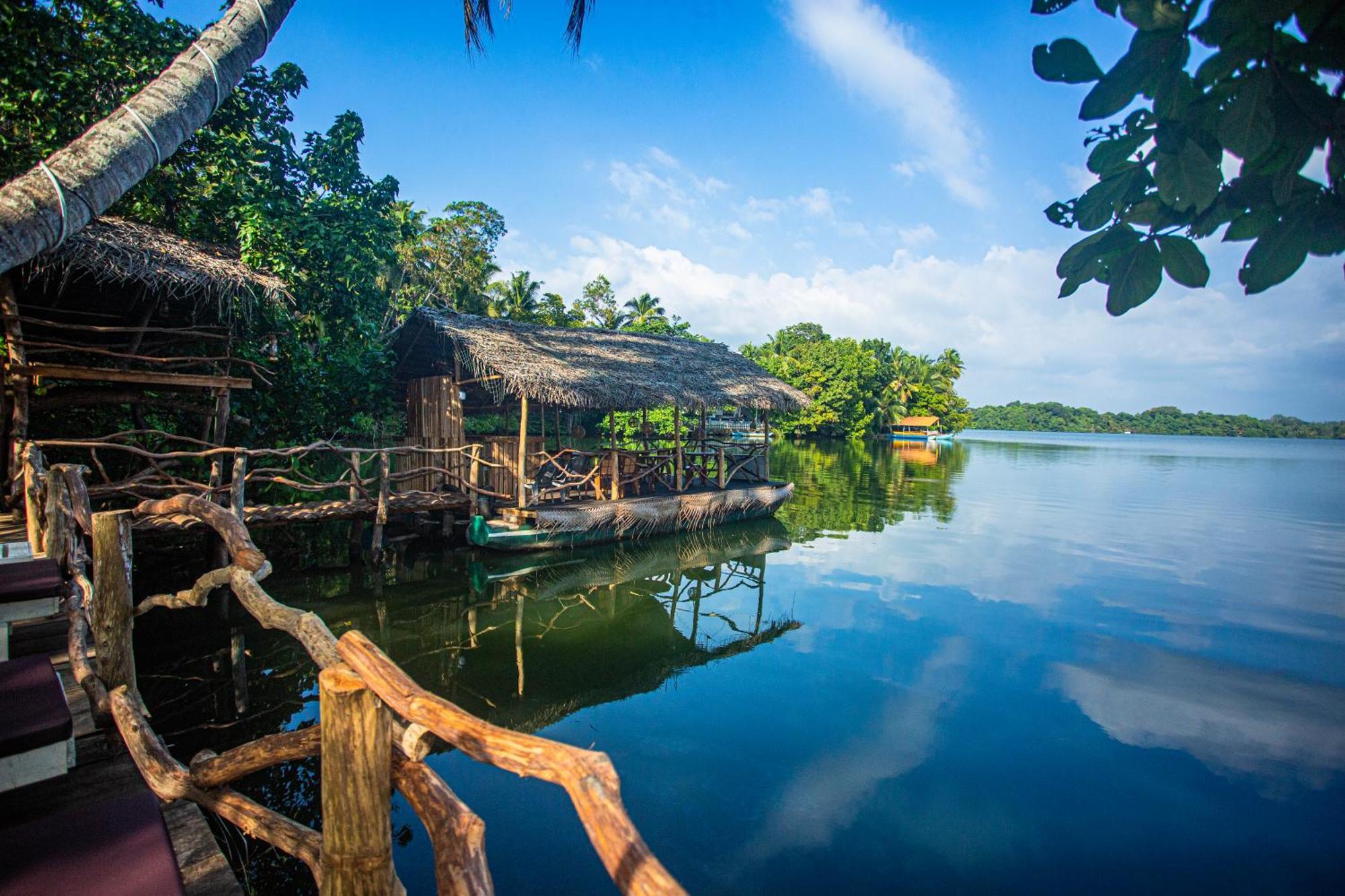 Aki Luna Lagoon Resort Hikkaduwa Exterior photo