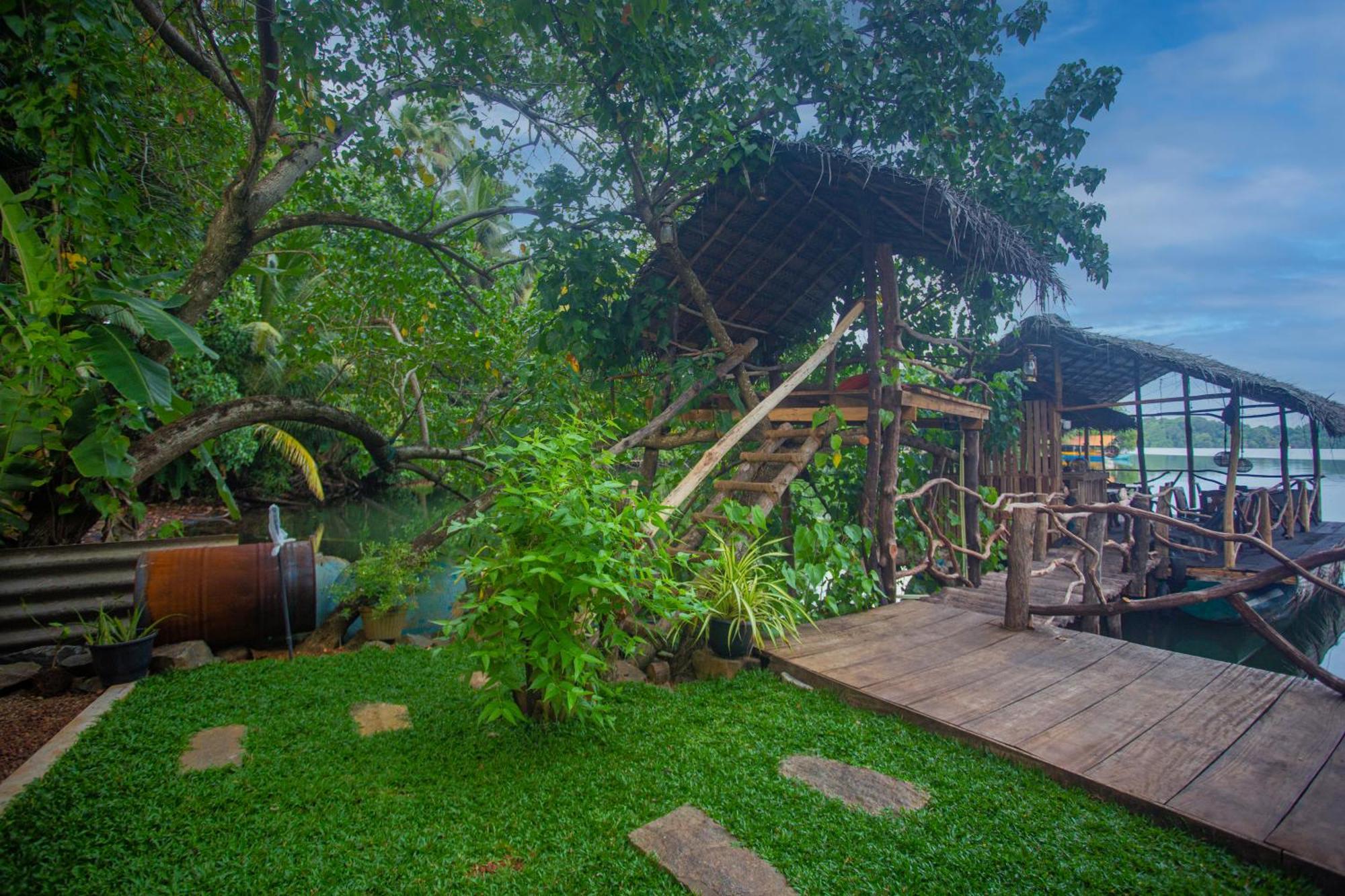 Aki Luna Lagoon Resort Hikkaduwa Exterior photo